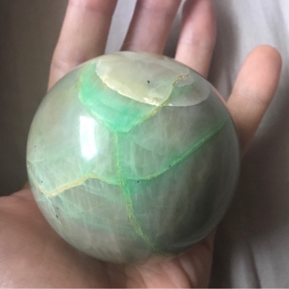 green moonstone sphere / garnierite